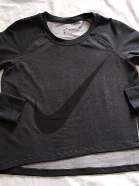 NIKE Dark Gray Long Sleeve "DRI Fit" Asymmetrical Hem Knit Top Sz MEDIUM